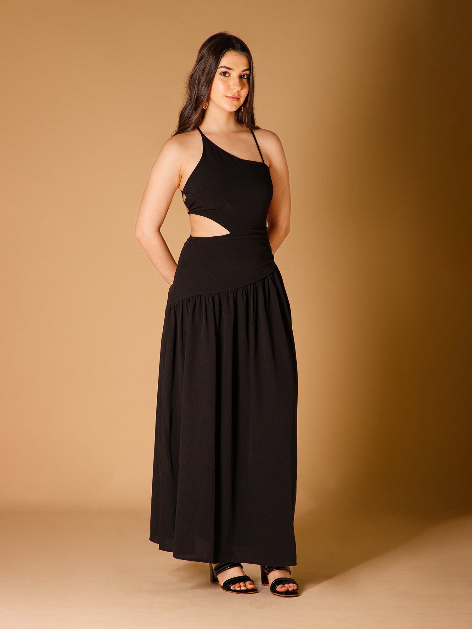 Black Solid Shoulder Straps Flared Sexy Maxi Dress - View 6